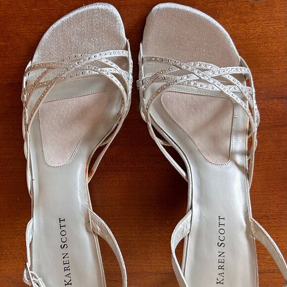 Karen Scott silver sling back heels - Size 8.5M - Picture 5 of 5